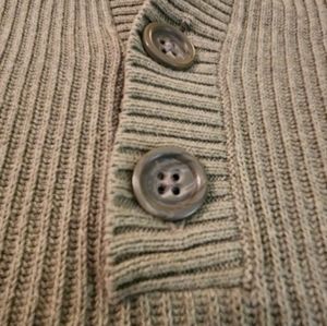 Banana Republic Green three (3) button sweater. Great sweater to layer.Size Med
